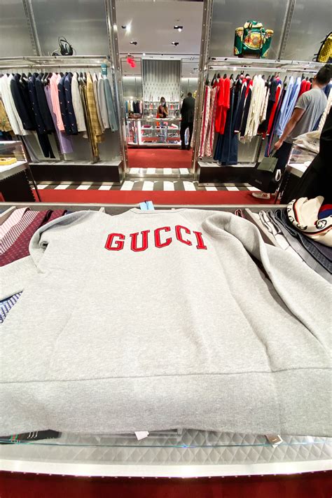 gucci uomo outlet|gucci outlet stores near me.